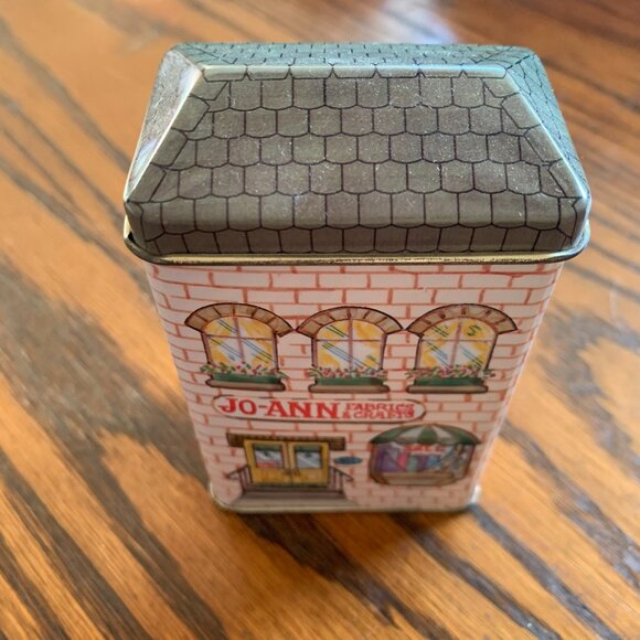 Vintage Jo-Ann's Fabrics & Crafts Metal Tin Container & Mini Sewing Kit Sewist - Picture 3 of 8